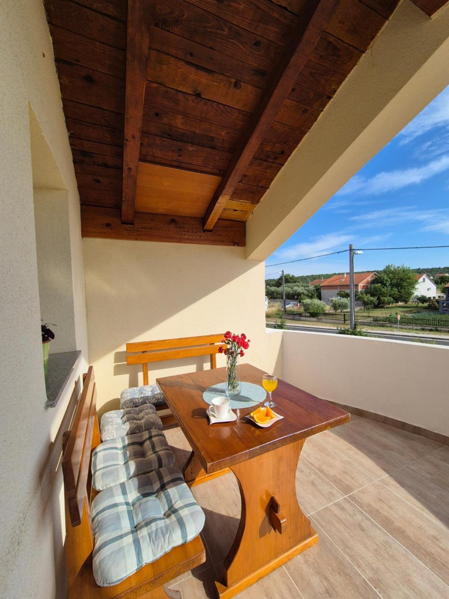 Ferienwohnung Apartman Lucija Pridraga Exterior foto